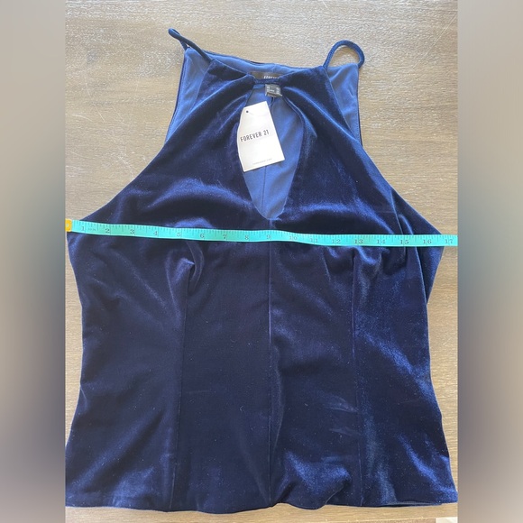FOREVER 21 Blue Velvet Keyhole Cutout Top Size XL New With Tags - Picture 7 of 8